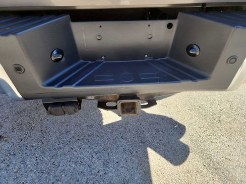 Used 2011 Ford F250 Lariat w/ Lariat Interior Pkg AWD/4WD image 9