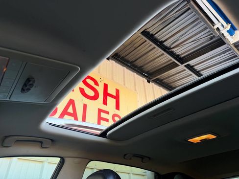 Used 2014 Chevrolet Captiva Sport LT w/ Convenience Package image 18