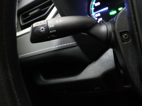 Used 2022 Toyota RAV4 XLE AWD/4WD image 25