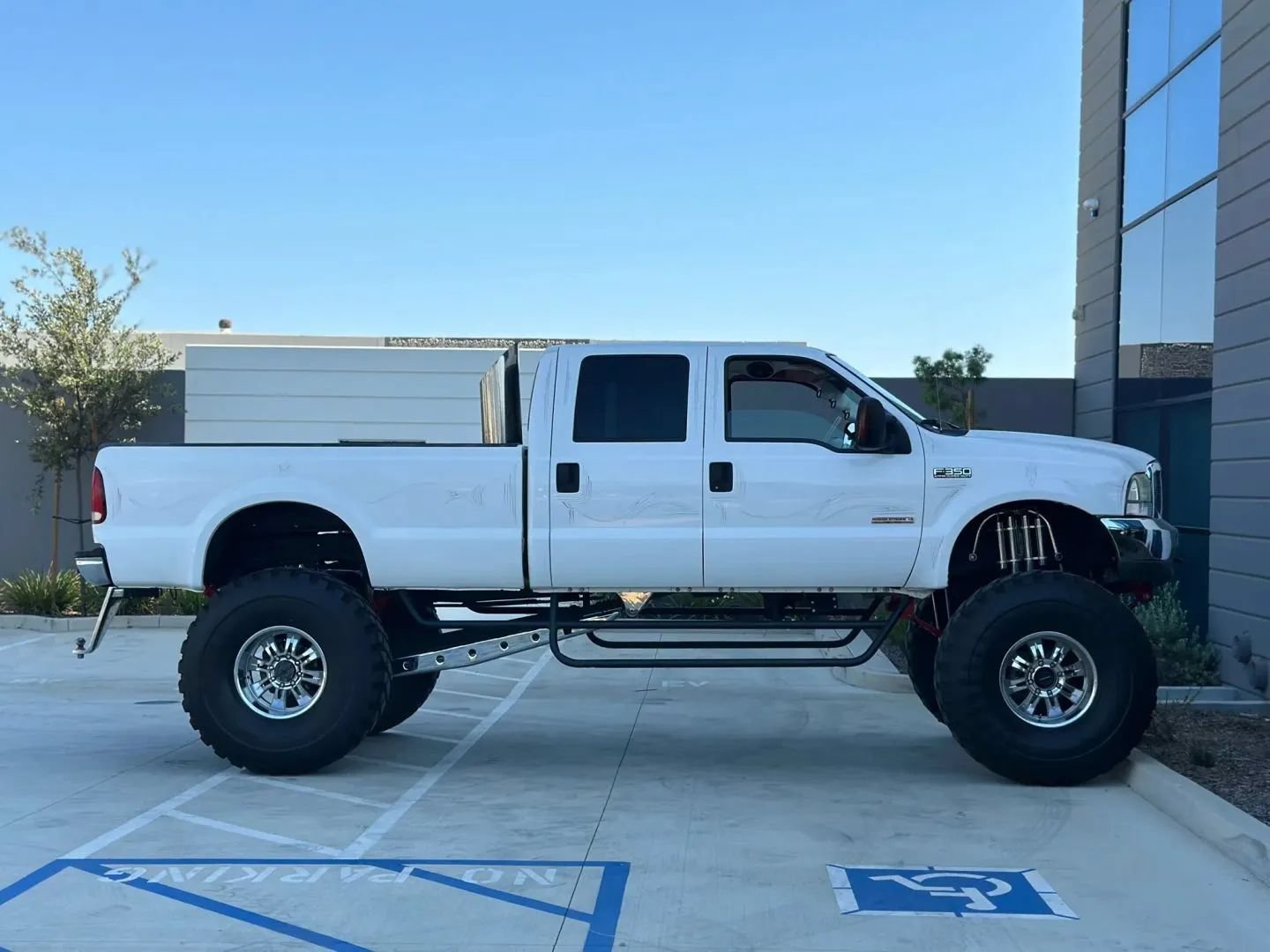 Used 2004 Ford F350 Lariat AWD/4WD image 7