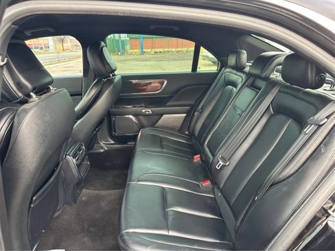 Used 2020 Lincoln Continental image 11