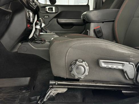 Used 2018 Jeep Wrangler Unlimited Rubicon image 9