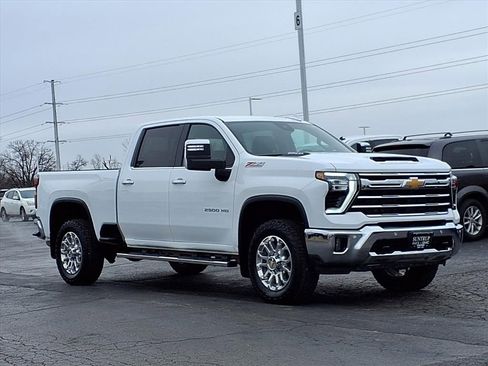 Used 2025 Chevrolet Silverado 2500 LTZ w/ LTZ Premium Package image 2