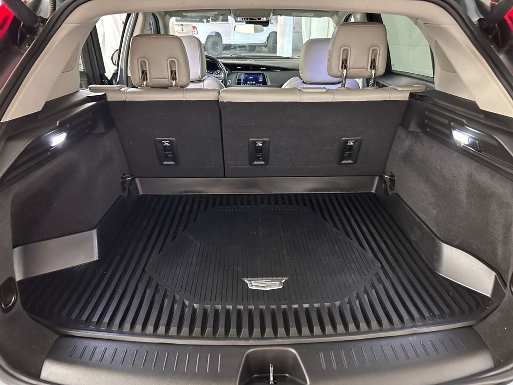 Used 2021 Cadillac XT4 Luxury w/ Cold Weather Package FWD image 27