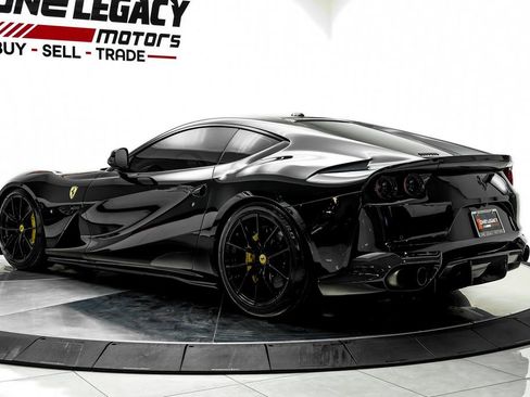 Used 2019 Ferrari 812 Superfast RWD image 13