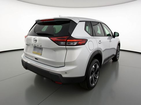 Used 2025 Nissan Rogue SV image 9