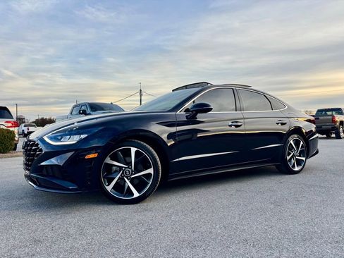 Used 2023 Hyundai Sonata SEL Plus image 2