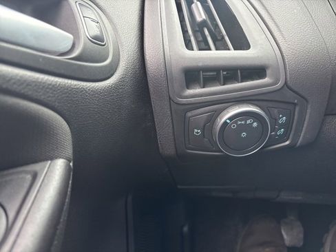 Used 2017 Ford Focus SE image 19