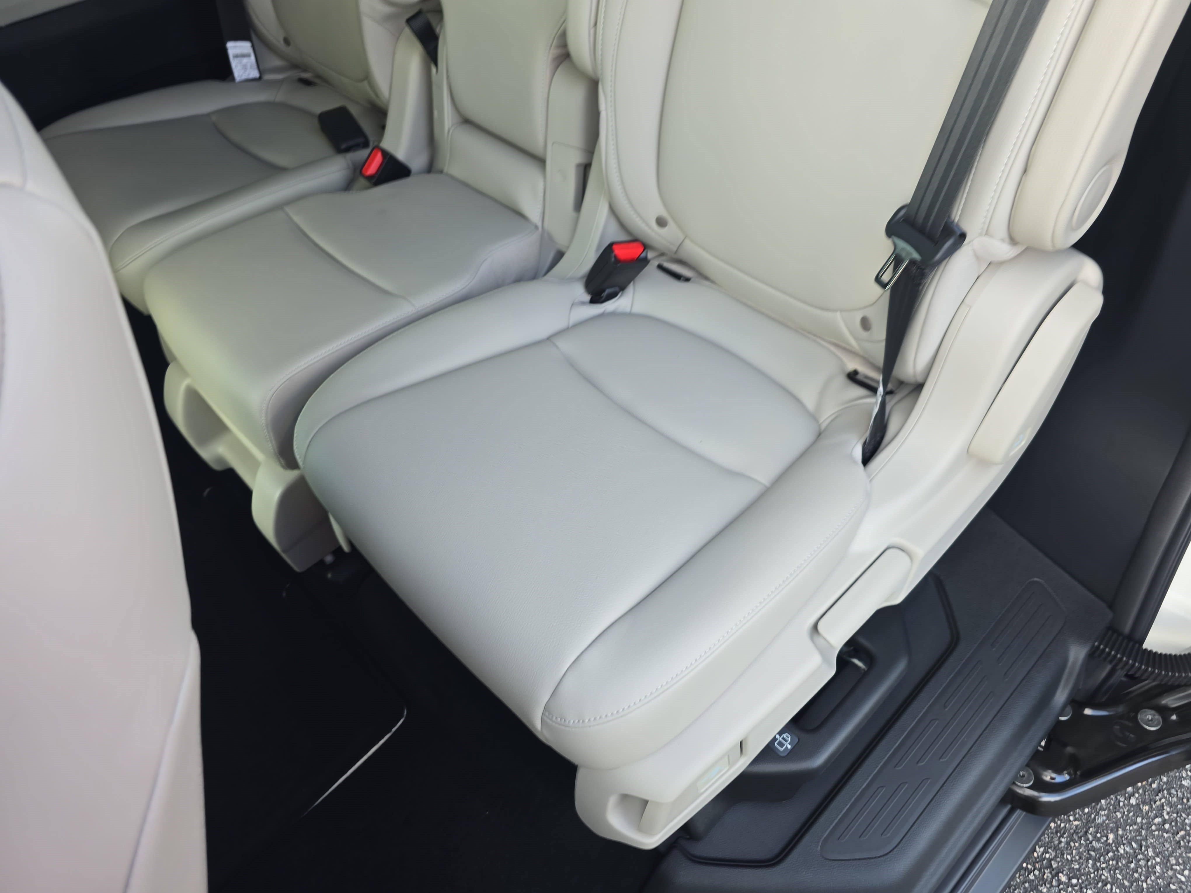 New 2027 Honda Odyssey EX-L image 16