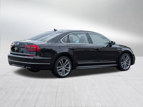 Used 2017 Volkswagen Passat 1.8T R-Line FWD image 7