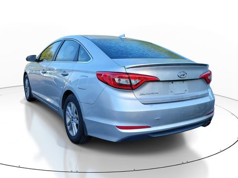 Used 2015 Hyundai Sonata SE image 7