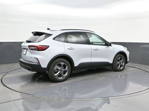 Certified 2025 Ford Escape ST-Line image 15