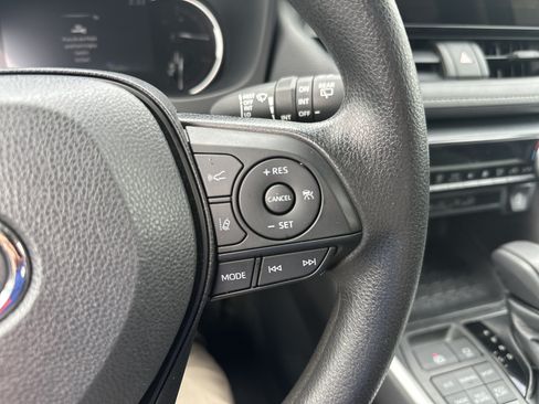 Used 2023 Toyota RAV4 XLE AWD/4WD image 25