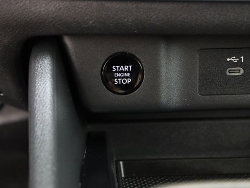 Used 2024 Nissan Rogue SV FWD image 18