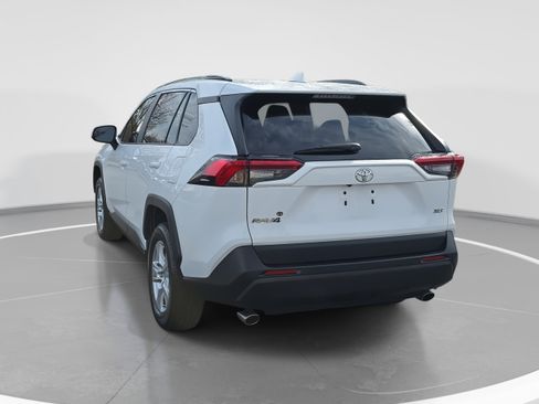 Used 2019 Toyota RAV4 XLE image 7