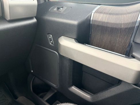 Used 2020 Ford F250 Lariat image 23