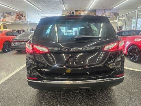 Used 2018 Chevrolet Equinox LS AWD/4WD image 3