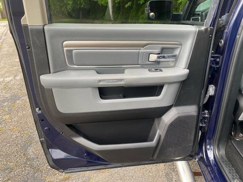 Used 2017 RAM 1500 Classic SLT AWD/4WD image 18