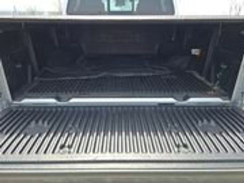 Used 2019 Nissan Frontier SV RWD image 5