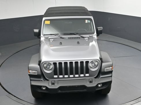 Used 2019 Jeep Wrangler Unlimited Sport S image 32