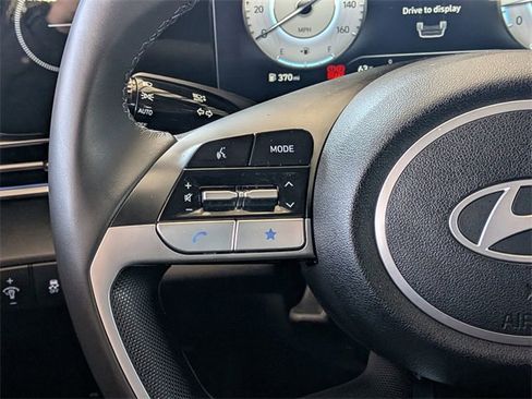 Used 2025 Hyundai Elantra Limited image 15