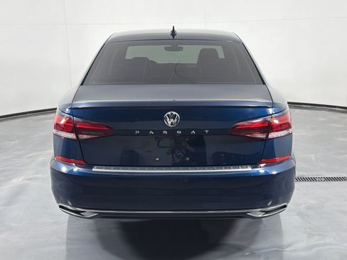 Used 2022 Volkswagen Passat 2.0T SE FWD image 6