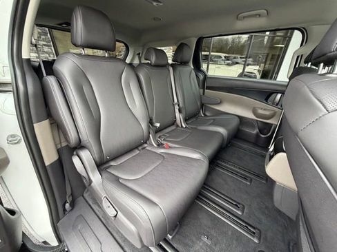 Used 2026 Kia Carnival LXS image 13