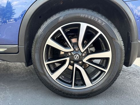 Used 2017 Nissan Rogue SL w/ SL Premium Package FWD image 32