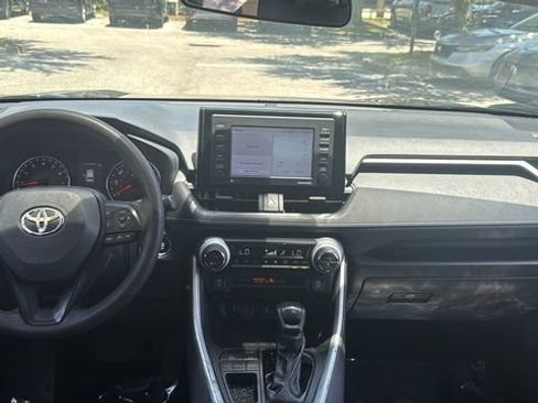 Used 2022 Toyota RAV4 XLE w/ Convenience Package FWD image 13