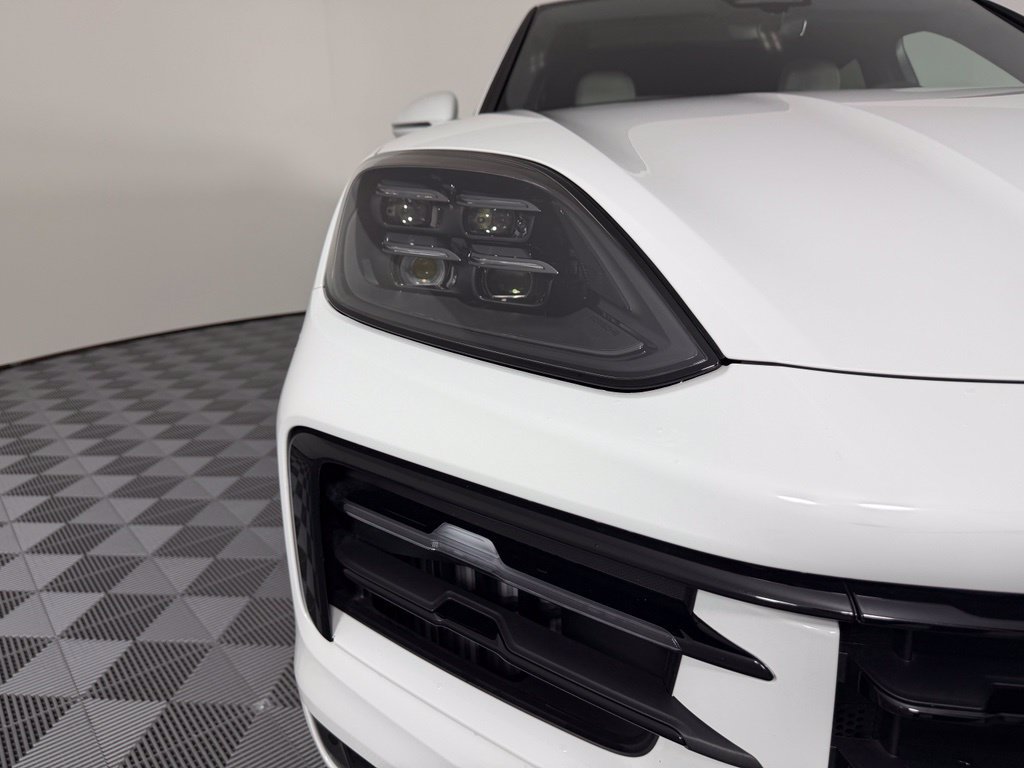 Certified 2026 Porsche Cayenne S AWD/4WD image 10
