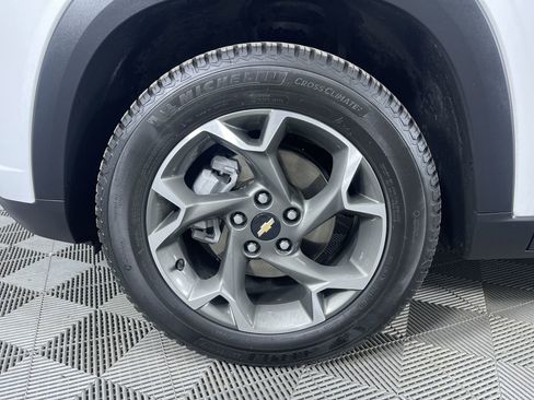 Used 2024 Chevrolet Trax LT w/ Driver Confidence Package image 25