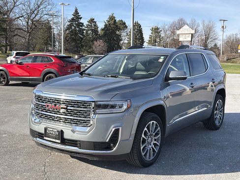Used 2023 GMC Acadia Denali w/ Denali Technology Package FWD image 7