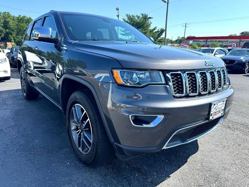 Used 2019 Jeep Grand Cherokee Limited image 3