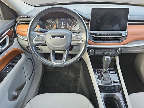 Used 2022 Jeep Compass Limited image 16