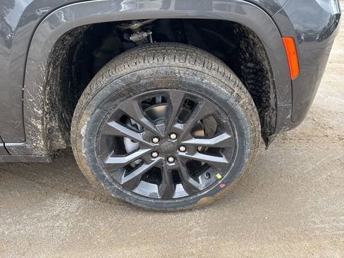 New 2026 Jeep Grand Cherokee Limited Reserve image 9