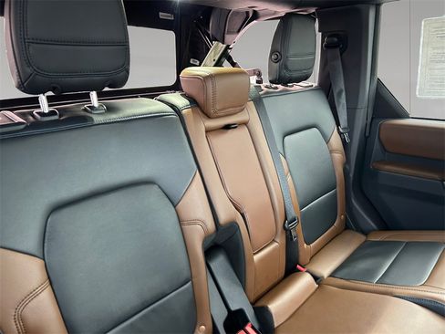 Used 2023 Ford Bronco Outer Banks image 16