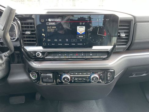 Used 2025 GMC Sierra 1500 SLT image 19