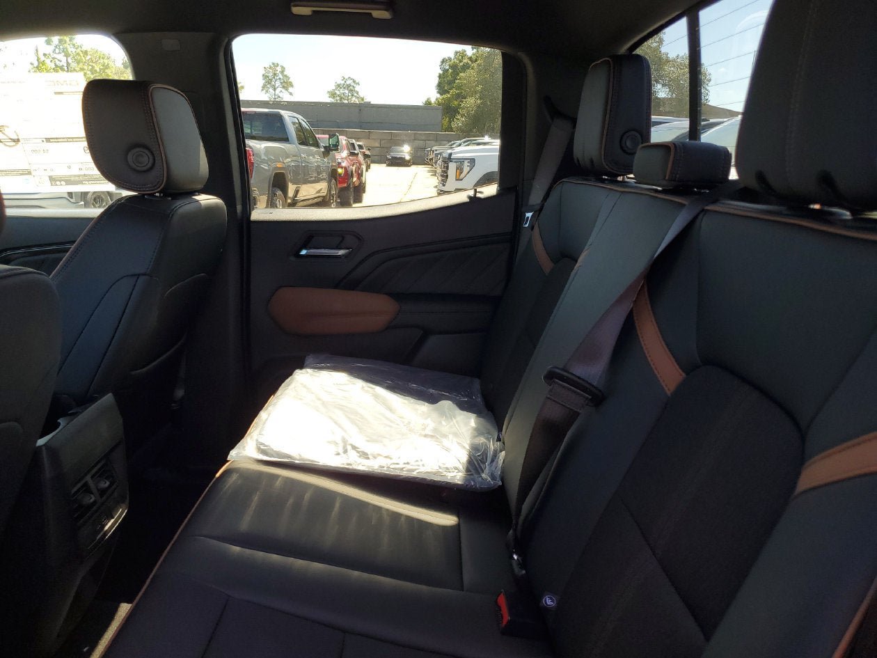 New 2026 GMC Canyon AT4 AWD/4WD image 11