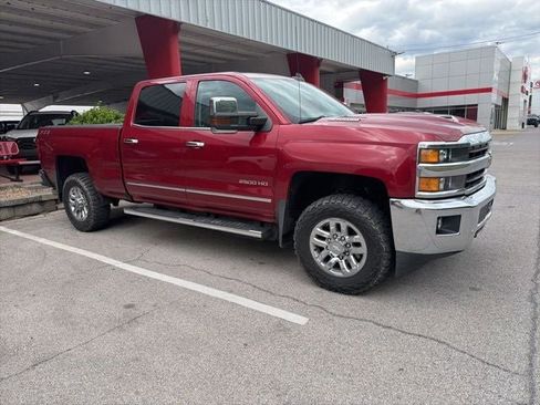 Used 2019 Chevrolet Silverado 2500 LTZ w/ Duramax Plus Package AWD/4WD image 15