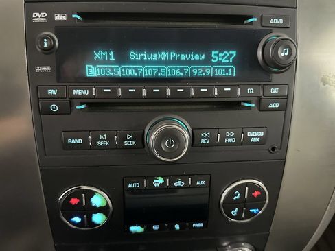 Used 2007 GMC Yukon XL SLT w/ SLT Preferred Equipment Group AWD/4WD image 35