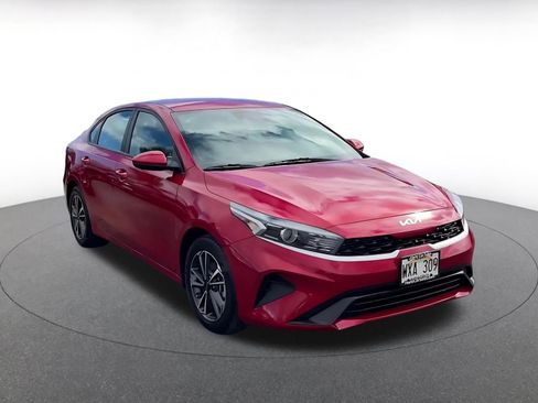 Used 2024 Kia Forte LXS image 3