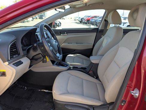 Used 2017 Hyundai Elantra SE FWD image 17