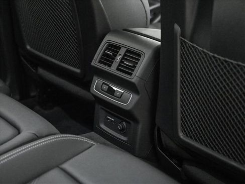 Certified 2025 Audi Q5 2.0T Premium Plus w/ Premium Plus Package image 18