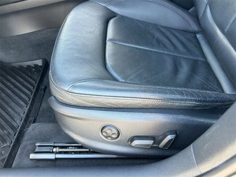 Used 2017 Audi A3 e-tron Premium image 20