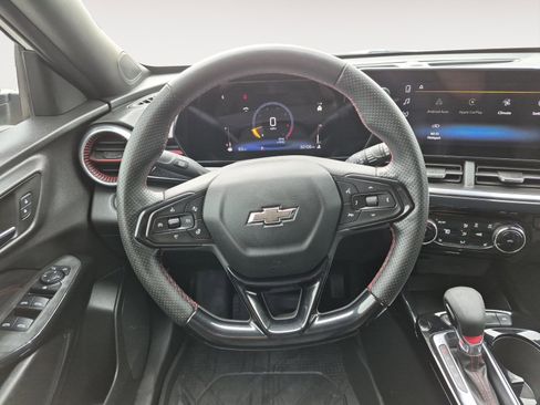 Used 2025 Chevrolet Trax RS w/ Driver Confidence Package image 13