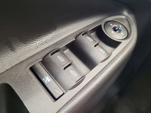 Used 2014 Ford Escape S FWD image 27