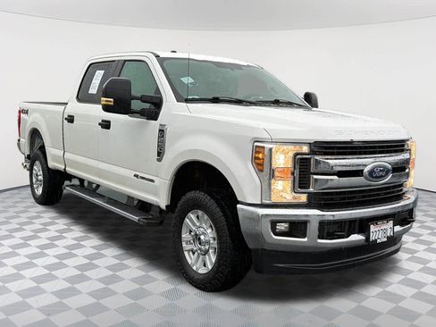 Used 2018 Ford F250 XLT w/ XLT Value Package image 3