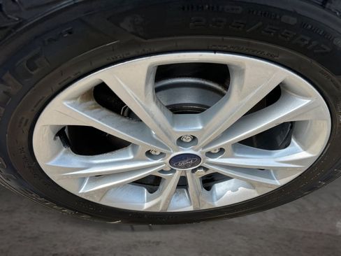Used 2018 Ford Escape SE w/ SE Sync 3 Package AWD/4WD image 16