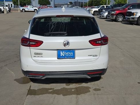 Used 2018 Buick Regal Essence w/ Driver Confidence Package #1 AWD/4WD image 6