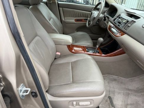 Used 2004 Toyota Camry XLE image 21
